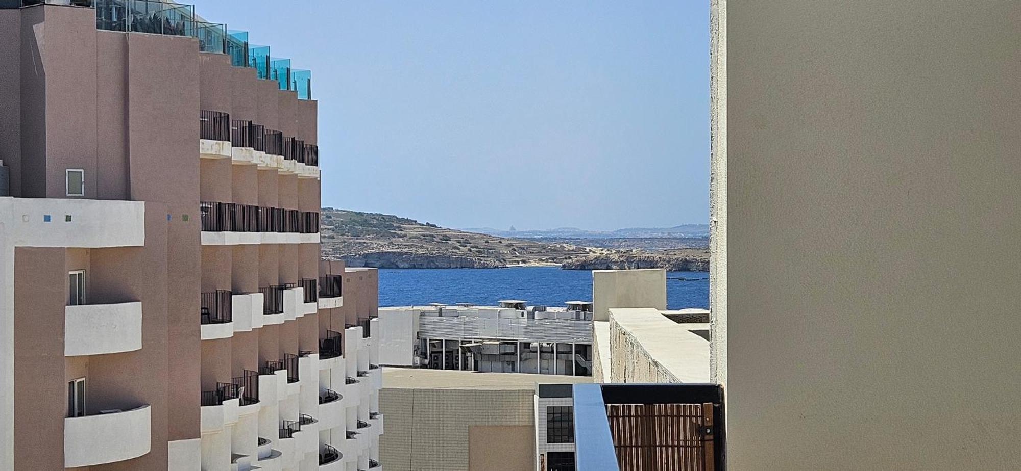 Sea Breeze Penthouse And Terrace Qawra St Paul'S Bay Apartman San Pawl il-Baħar Kültér fotó