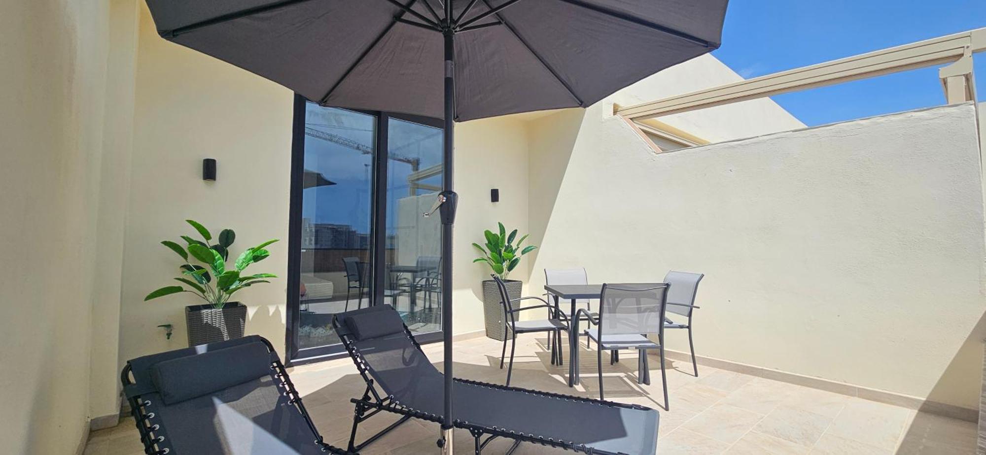 Sea Breeze Penthouse And Terrace Qawra St Paul'S Bay Apartman San Pawl il-Baħar Kültér fotó