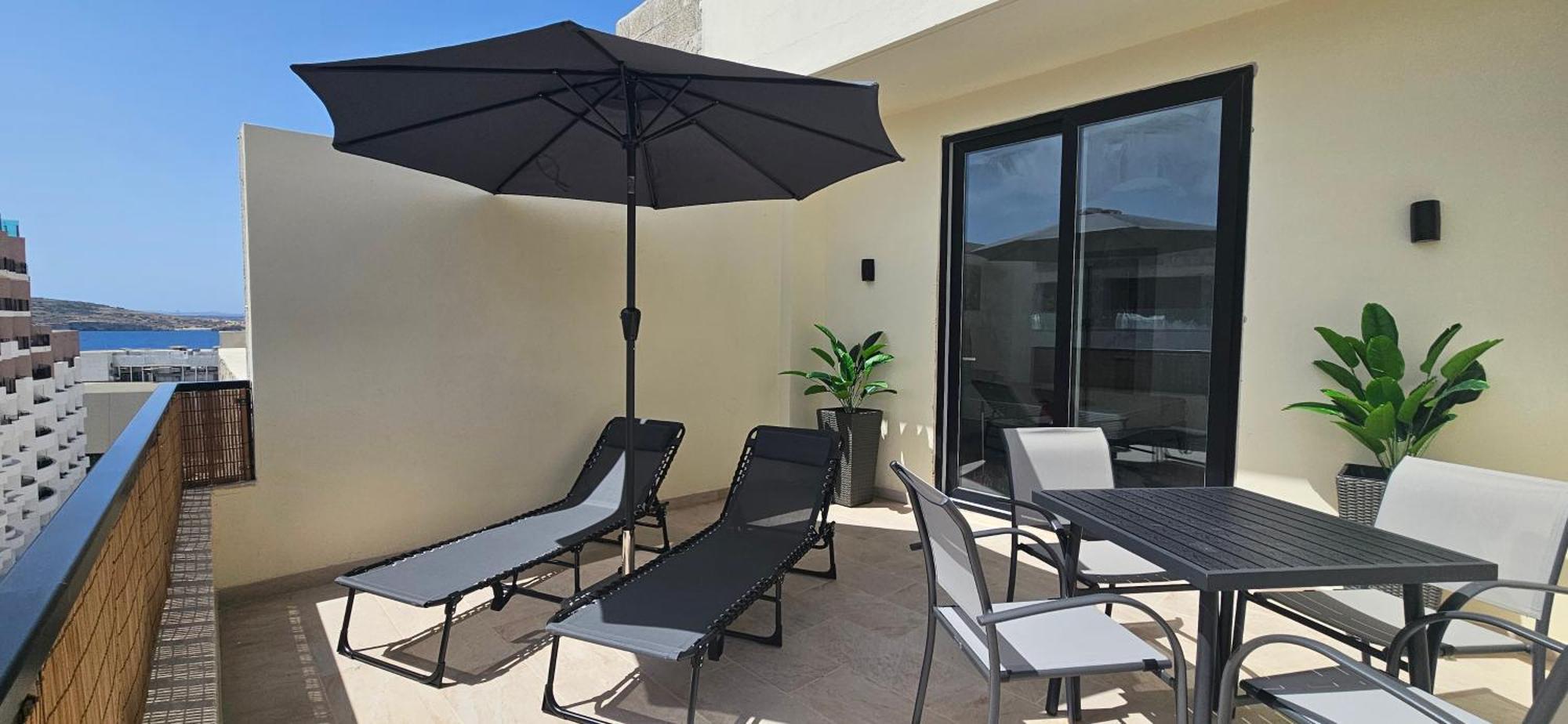 Sea Breeze Penthouse And Terrace Qawra St Paul'S Bay Apartman San Pawl il-Baħar Kültér fotó